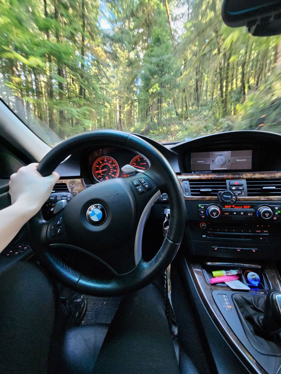 A driver on the road, seen from the driver’s seat